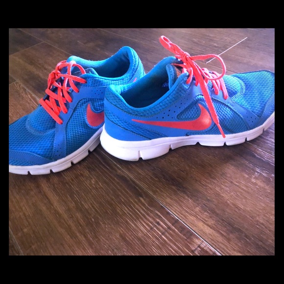 nike free run pink